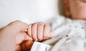 نوزاد آمریکایی ۲۷ سال پس از لقاح متولد شد 