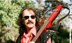 تبریک تولد بازیگر سریال ۰۲۱ به کوروش یغمایی!