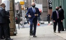 مراقب باشید این رئیس جمهور شکستنی است!