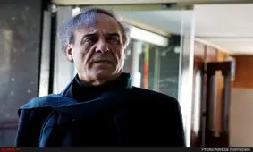 حیف که خلج سراغ لمپن‌های امروز نرفت/تئاتر خلج بدون اینکه داد بزند، اعتراض می‌کند