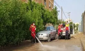 ضدعفونی مناطق تخلیه شده اهواز از آبگرفتگی اهواز ادامه دارد