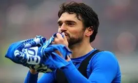 مدافع برزیلی با استقلال تمدید کرد