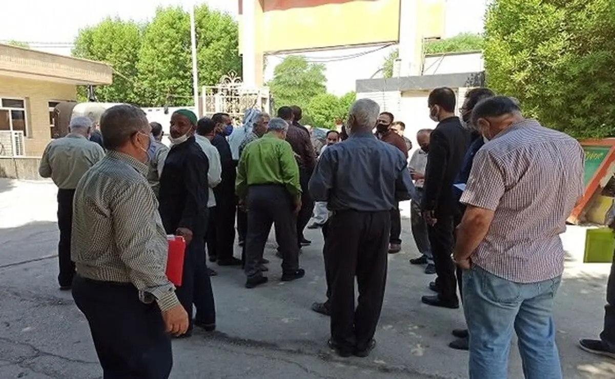 بازنشستگان شهرداری آبادان همچنان پیگیر مطالبات خود هستند
