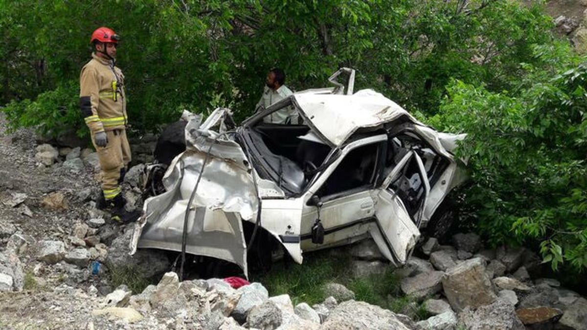 سقوط پراید از روی پُل در گلباف کرمان ۴ کشته برجای گذاشت