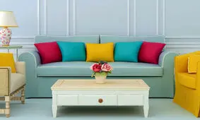 ۷ فرمول برای چیدن کوسن روی مبل