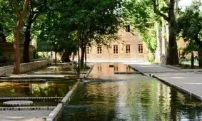 آجر فرش قدیمی باغ گلستان خرم‌آباد کشف شد