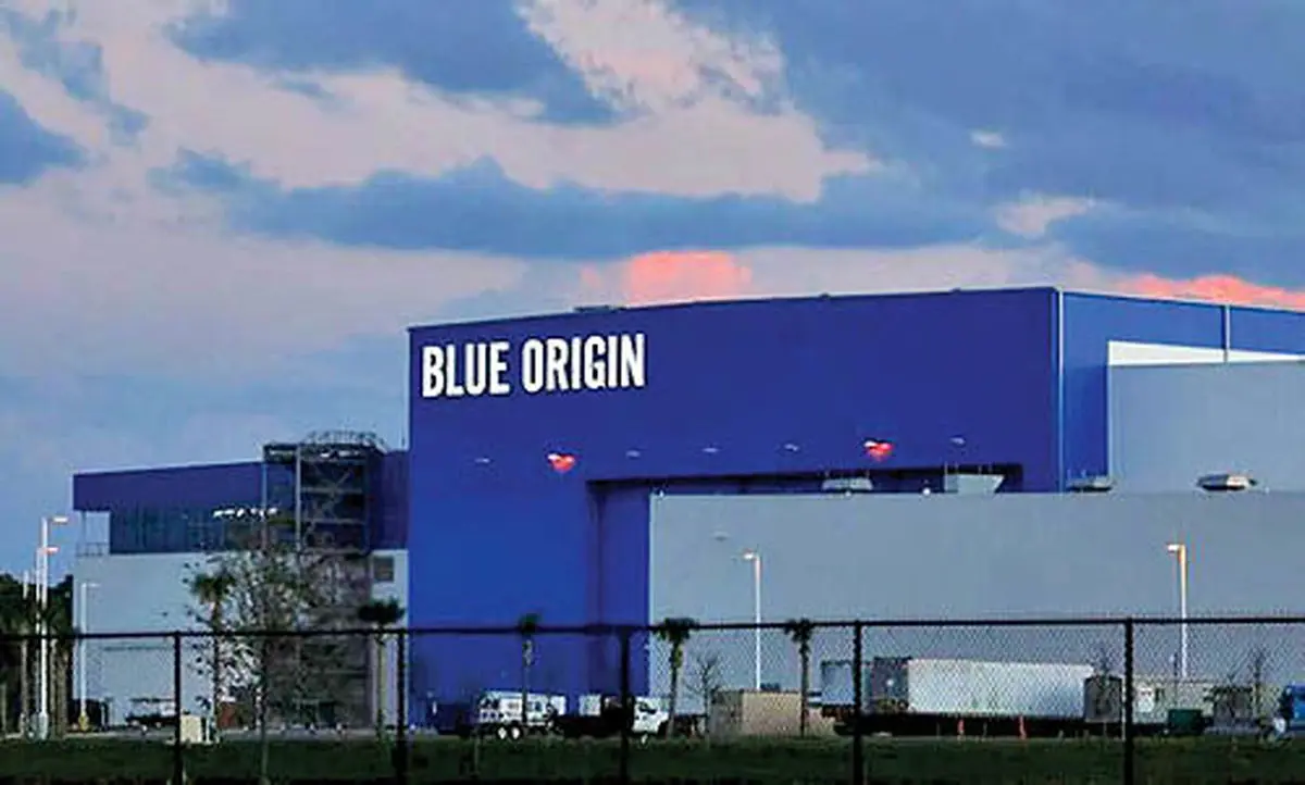 جف بزوس: اولین زن توسط موشک بلو اوریجین مسافر ماه می‌شود