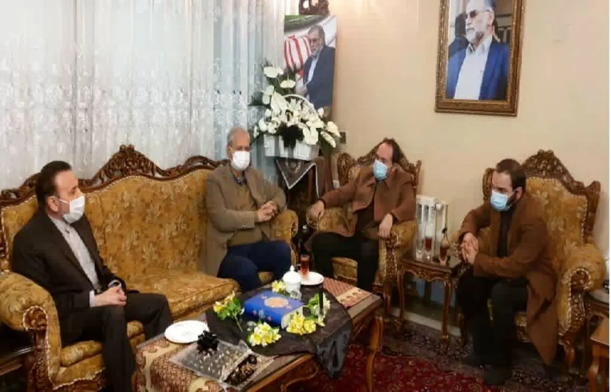 واعظی به ‌نمایندگی از رئیس جمهوری به منزل شهید فخری زاده رفت