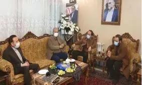 واعظی به ‌نمایندگی از رئیس جمهوری به منزل شهید فخری زاده رفت
