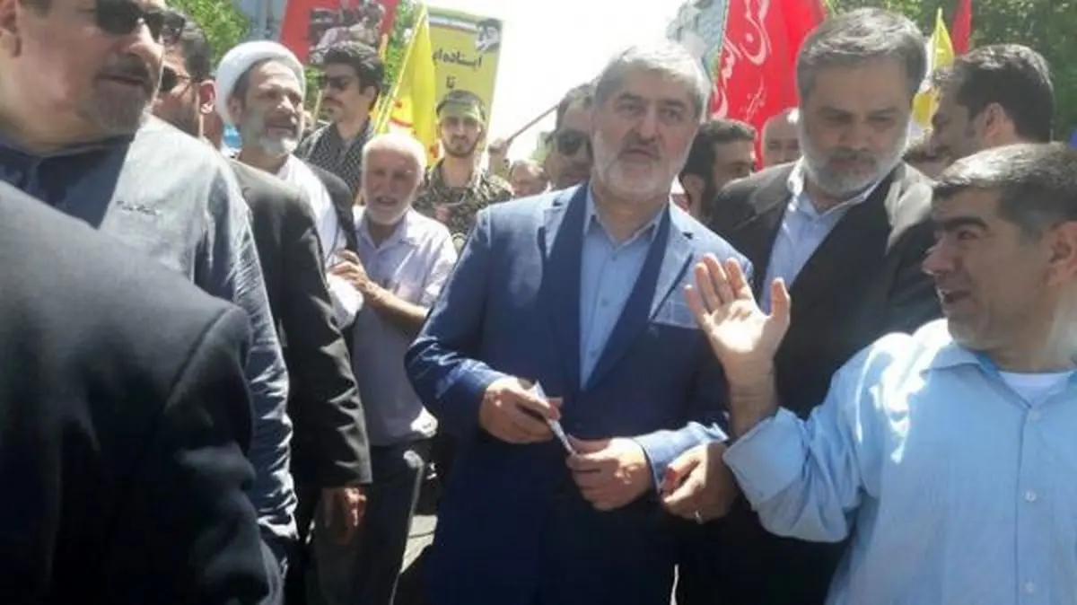 فیلمی از توهین به علی مطهری با شعار مرگ بر فتنه‌گر