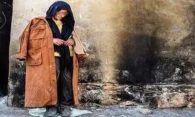 زری خاله خانم بود و سارا را به مردان فروخت