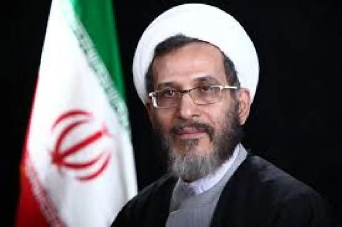 بزرگان اصول گرا مرز بندی خودرا با عناصر خودسر مشخص کنند