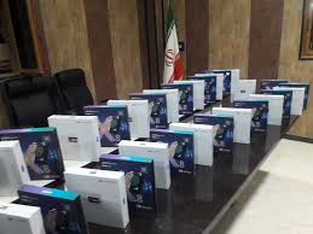 حدود ۲ هزار تبلت میان دانشآموزان نیازمند زنجانی توزیع شد