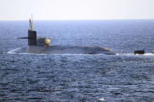 زیردریایی هسته‌ای آمریکا با عبور از تنگه هرمز وارد خلیج فارس شد 
