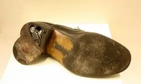 لنگ کفش در بیابان جاسوسی/ ابزار پدران سازمان امنیتی کا گ‌ ب