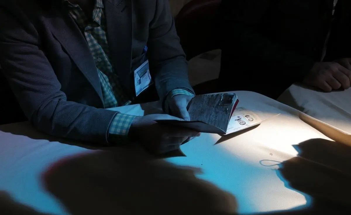 معیارهای "رجال سیاسی" در قانون انتخابات بالاخره مشخص شد/ مرد بودن جزو آنها نیست