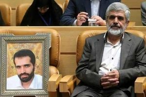 شجریان خیانت‌کار به مردم ایران است/ اگر این تابلو نصب شود، مجددا آن را مخدوش خواهیم کرد