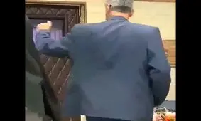 برکناری کارمند پست هرمزگان به خاطر "رقص" در ساختمان اداره