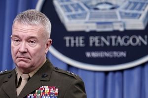 فرمانده سنتکام: باور من این است که ایران در حال حاضر دنبال جنگ با ایالات متحده است