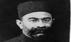 وحیدالملک مقداری زیاد از مردم زمانه و اجزای وزارت خارجه بد گفت