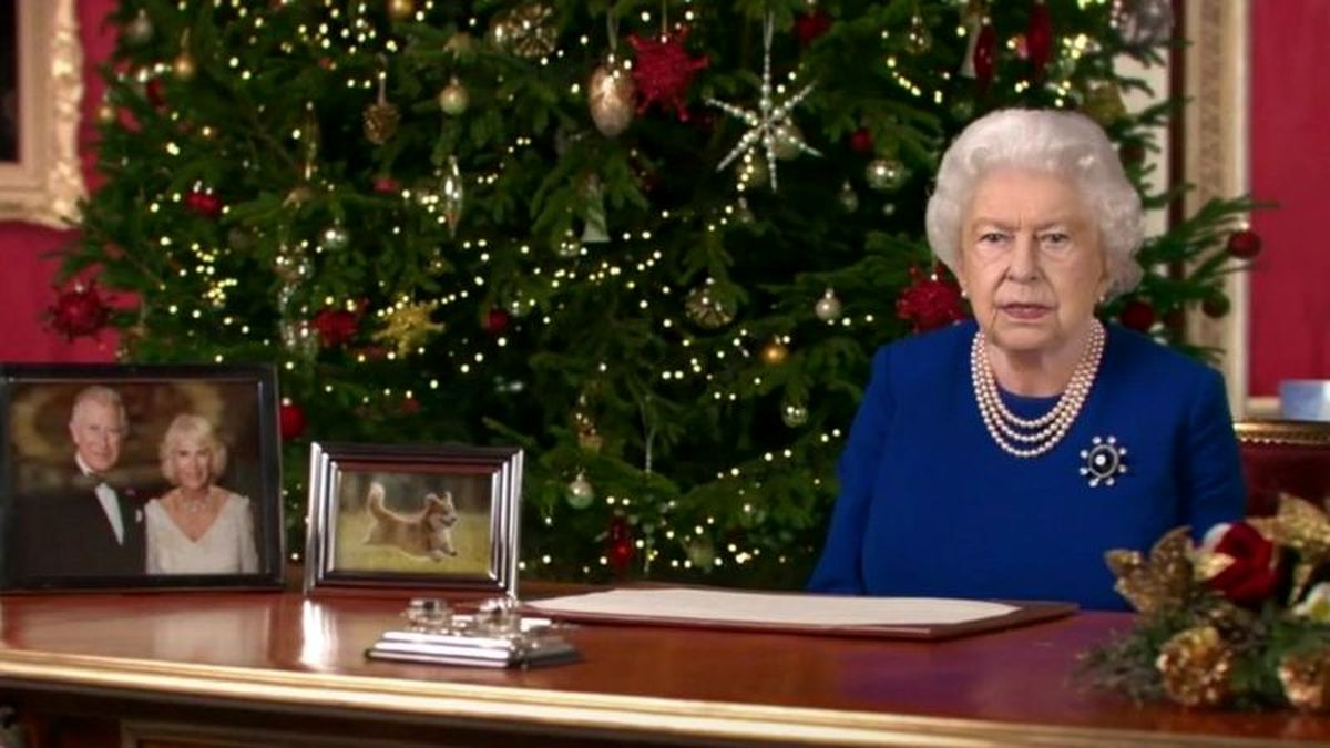 پیام "نسخه جعلی ملکه بریتانیا" روز کریسمس پخش می‌شود / ملکه حال خوشی ندارد؟