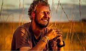 حمله وحشتناک شیر به محقق حیات وحش/ تصاویر‌ ۱۵+