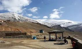 تصویری جالب از کوهنوردانی که از مرگ حتمی در دارآباد نجات یافتند/ عکس