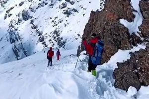 کشف جسد هشت کوهنورد در شمال تهران/ توقف عملیات جستجو به دلیل شرایط جوی