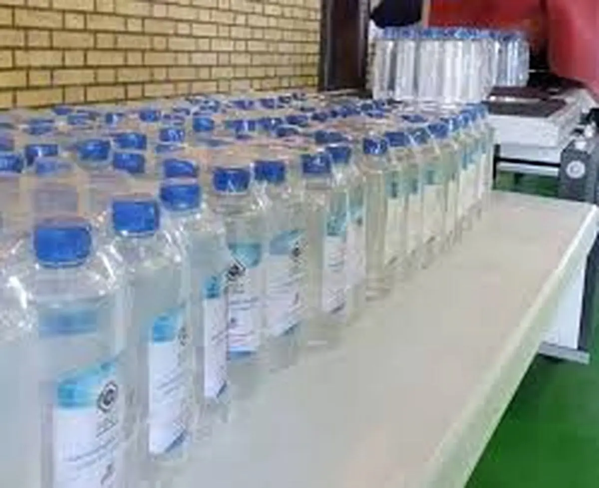 توزیع اقلام بهداشتی نظیر ماسک، دستکش و مایع ضدعفونی در میان مردم دامغه