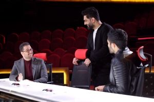 گفتگوی جالب زنده محمد انصاری با علیرضا بیرانوند در برنامه «عصر جدید»/ ویدئو