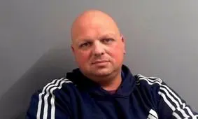 اقدام خطرناک یک مرد برای بازرسی موبایل همسرش