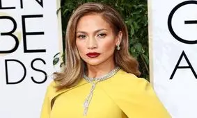 رنگ سال ۲۰۲۱ بر تن جنیفر لوپز/ عکس