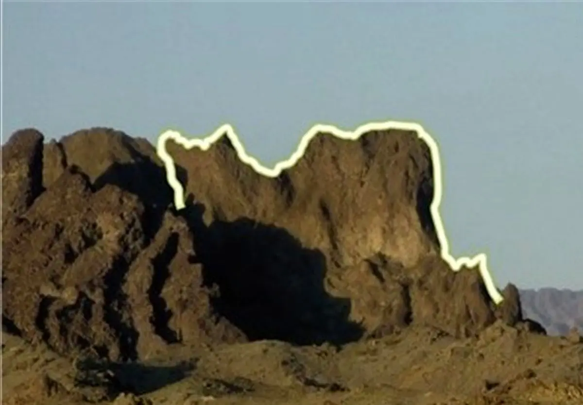 کوهی در سیستان و بلوچستان به شکل نقشه ایران