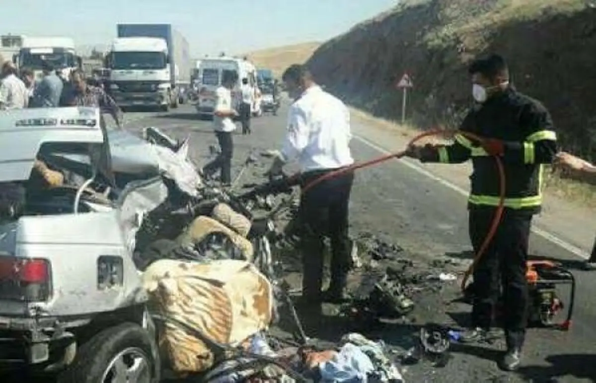 تریلر پژو را تکه‌تکه کرد و ۵ کشته برجای گذاشت/عکس