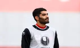 کارت بازی مدافع پرسپولیس صادر شد