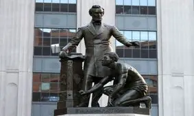 تندیس «آزادی بردگان» در آمریکا برچیده شد