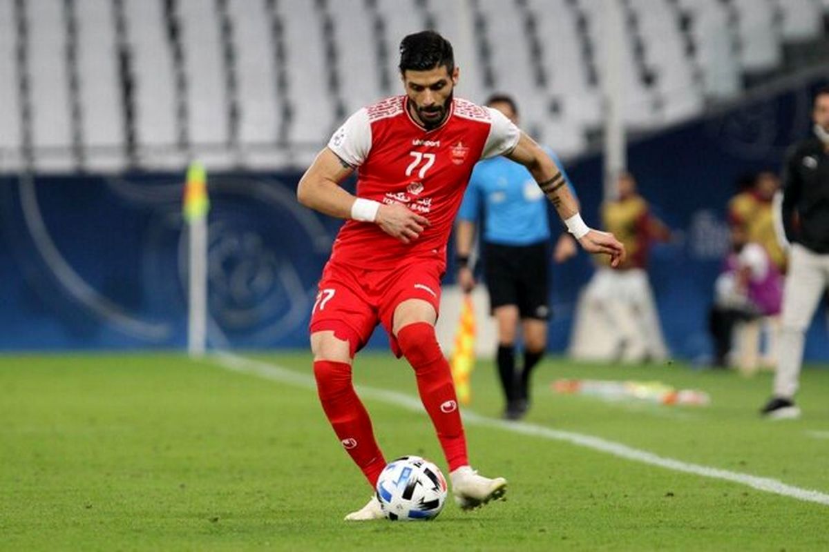مدافع تیم فوتبال پرسپولیس: بازیکن حریف فحاشی کرد و به من کارت قرمز دادند