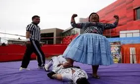 زنان کشتی‌گیر بولیوی به رینگ بازگشتند/ تصاویر‌