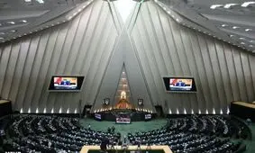 جنجال یک نماینده احمدی نژادی در صحن مجلس به‌خاطر اردوغان/ نمایندگان آذری: صحن را ترک می کنیم/ ویدئو
