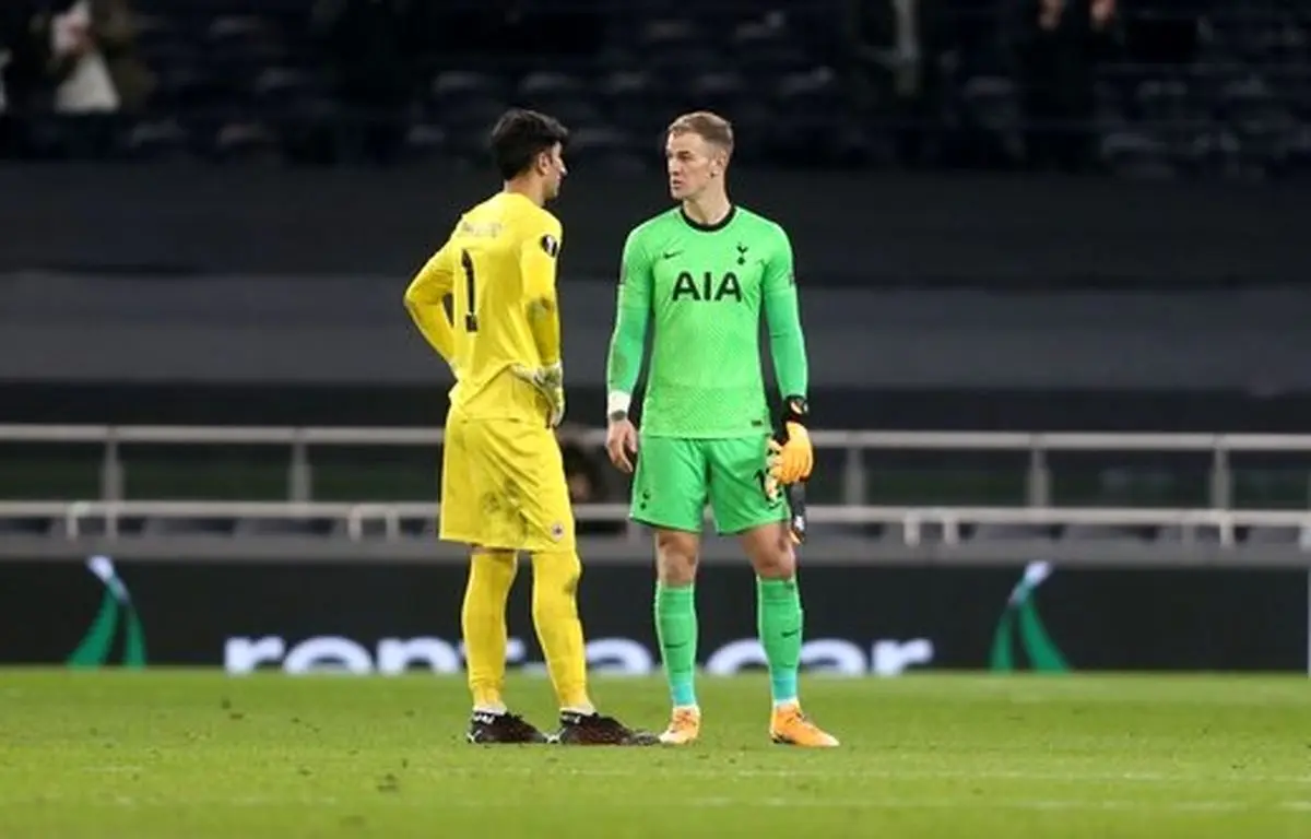 تیر دروازه با علی بیرو دوست نبود/ عکس