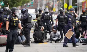 موج تازه خشم رنگین پوستان آمریکا/ یک سیاهپوست دیگر قربانی خشونت پلیس