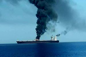 انفجار یک کشتی در نزدیکی سواحل عربستان/ کشتی متعلق به انگلیس است