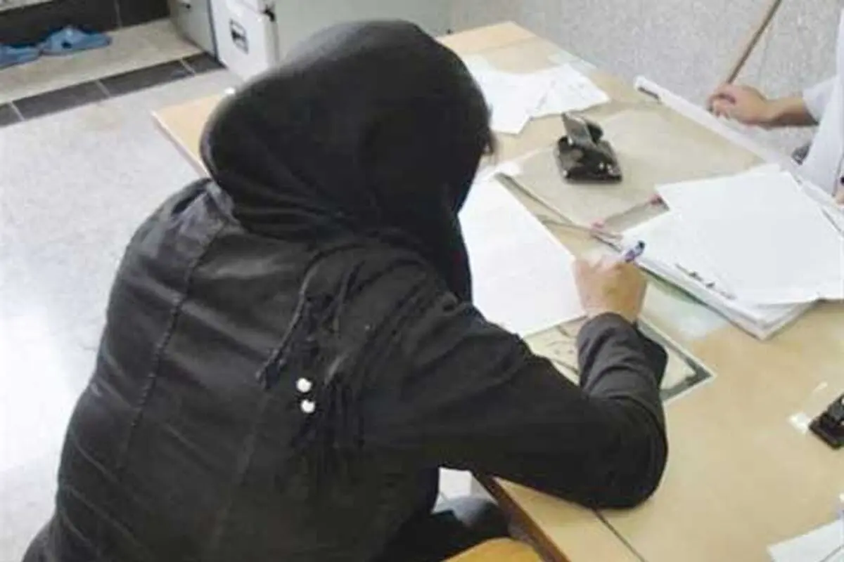 زن همسایه؛ سارق طلای پیرزن