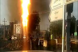 لحظه انفجار لوله گاز در شهر بافق، استان یزد/ ویدئو