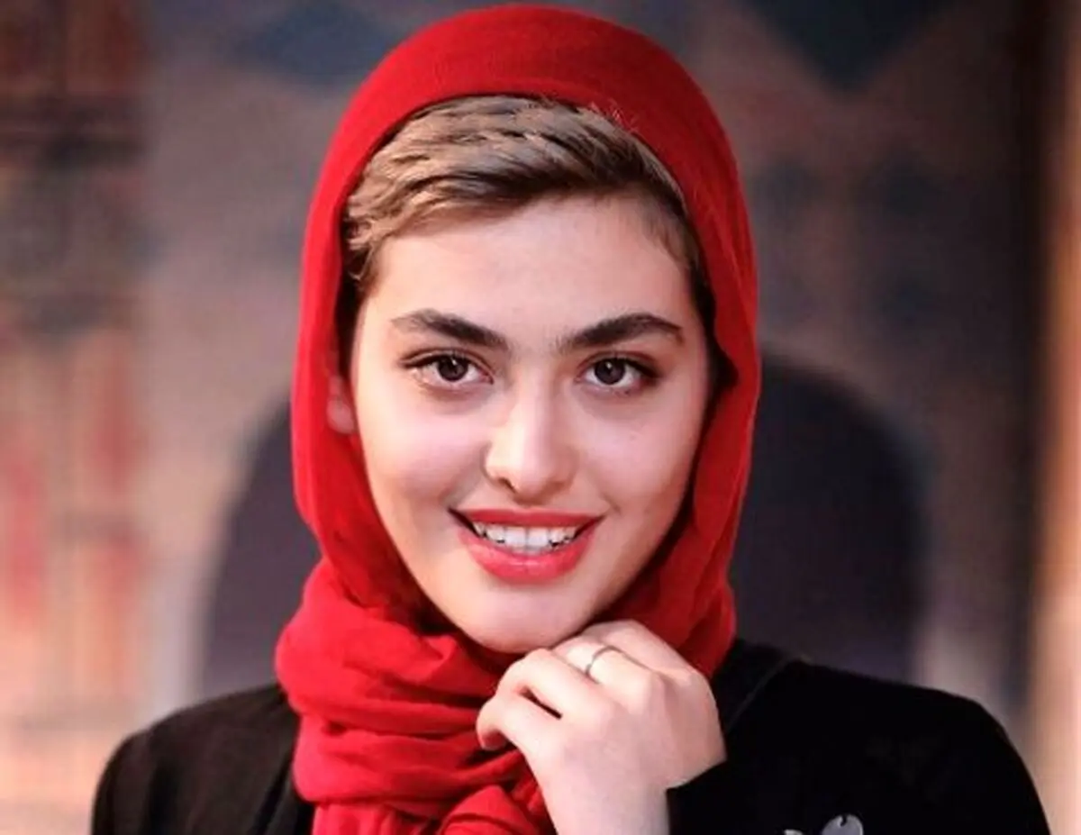 خاطره کنایه آمیز ریحانه پارسا از معاون سابق روحانی/ عکس