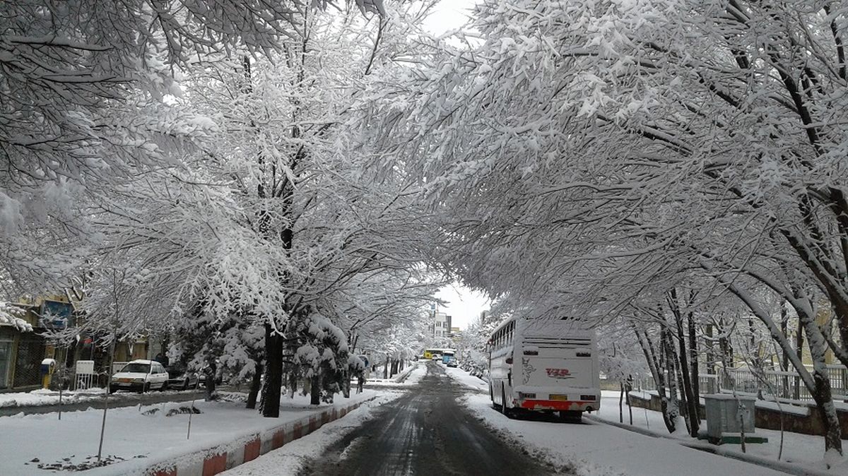 بارش برف پاییزی در آذربایجان شرقی به روایت تصویر/ عکس