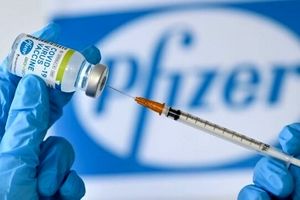 بیهوش شدن یک پرستار آمریکایی بعد از دریافت واکسن فایزر