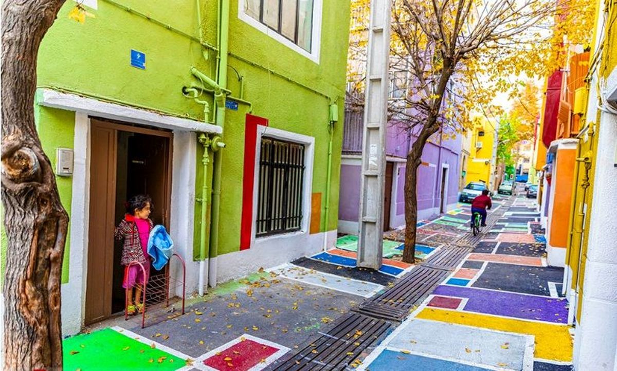 رنگی‌ترین کوچه شهر تهران را ببینید