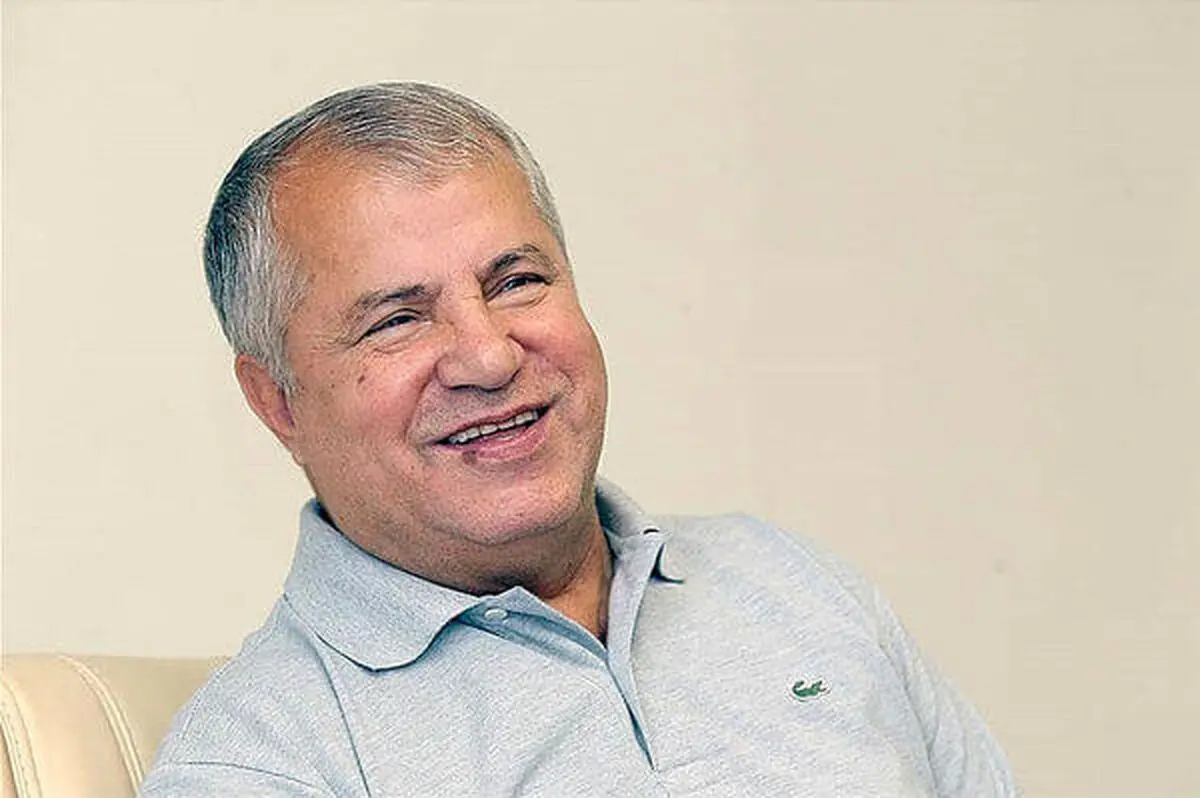 عیسی آل‌کثیر برای پوشیدن پیراهن شماره ۷ پرسپولیس از علی پروین رخصت گرفت/ ویدئو