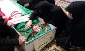 مادر شهید حدادیان خطاب به پدر روح‌الله زم: نباید از خجالت سر بلند کنید!/ اعلام برائت‌نکردن از پسرتان یعنی تأیید جنایات او